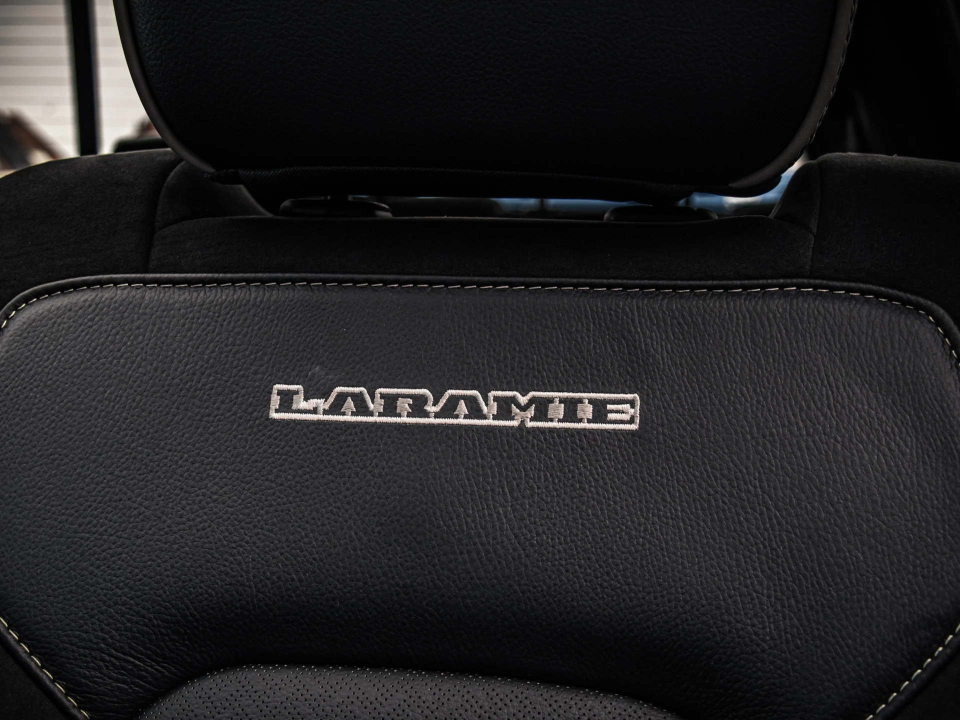 Dodge Ram 1500 2024 - Laramie Night Edition | obrázek 17
