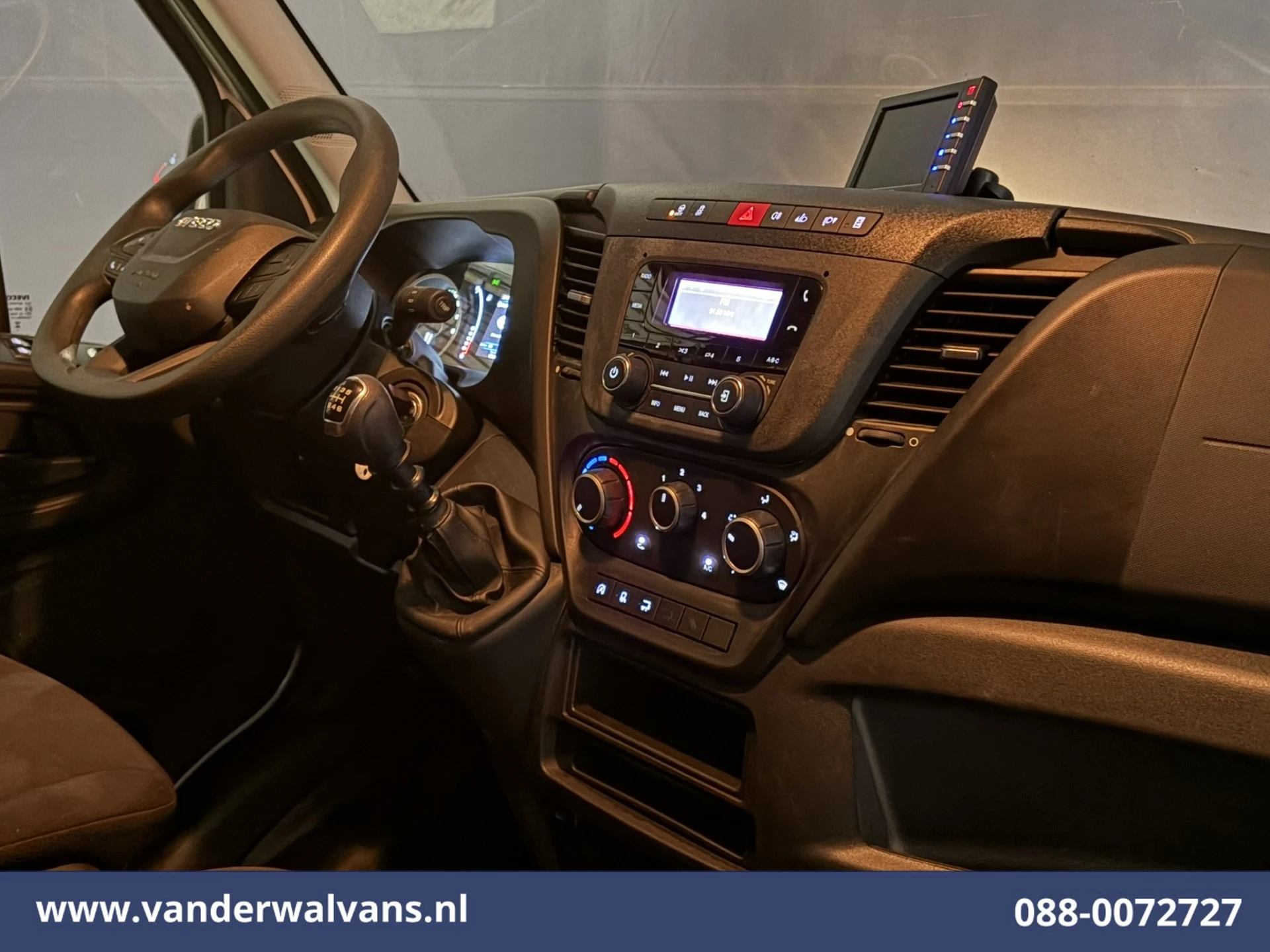 Iveco Daily 2024 - 35C16H 157pk Bakwagen Laadklep Euro6 Airco | Camera | Bijrijdersbank afbeelding 15