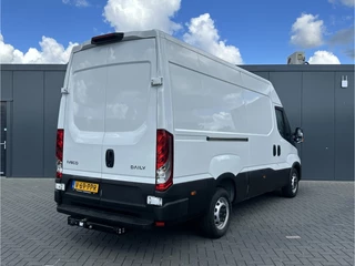 Iveco Daily 2024 - 35S14 2.3D 136 PK FACELIFT / L2H2 / ** 20.950 KM ** / TREKHAAK / 3.500 KG AHG / 270 ACHTERDEUREN / ECC AIRCO / APPLE CARPLAY / 3 ZITS obrazek 3