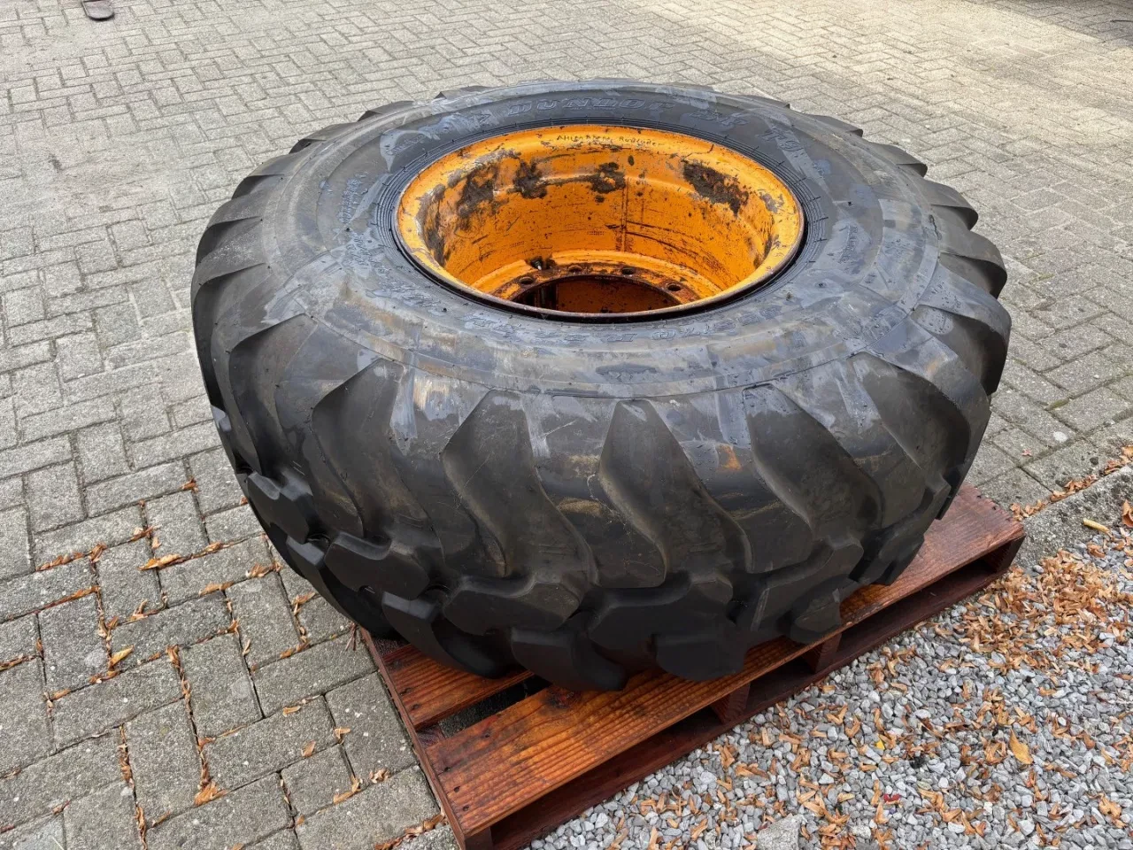 Dunlop - Used 555/70R24 EM Dunlop wheel for Ahlmann wheelloader obrázek 9