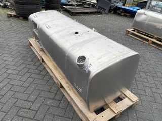 DAF N/A 2024 - 2241602 BRANDSTOFTANK 765 LITER (MET SCHADE) bild 3