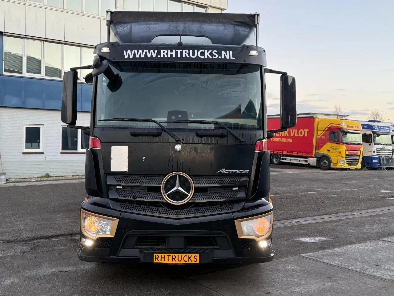 Mercedes-Benz Actros 2015 - 1830 imagem 2