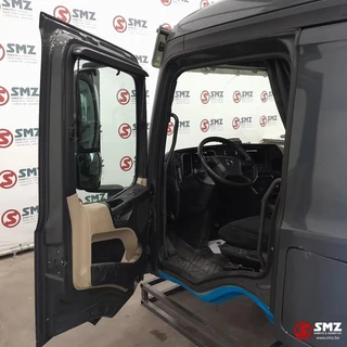 Mercedes-Benz Actros 2015 - Occ cabine Mercedes MP4 low obrazek 8