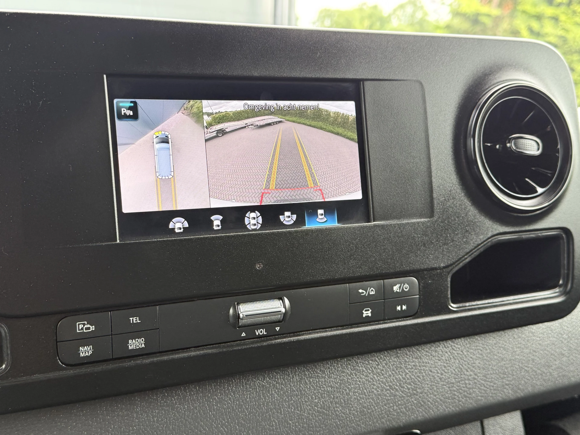Mercedes-Benz Sprinter 2023 - 315 CDI 150 PK / L3H2 / 360 CAMERA / AIRCO / CRUISE / NAVI / 3-ZITS / CARPLAY / GEVEERDE STOEL изображение 15
