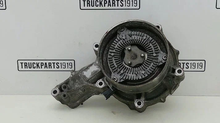 Volvo - Cooling System Waterpomp Volvo D11 image 1