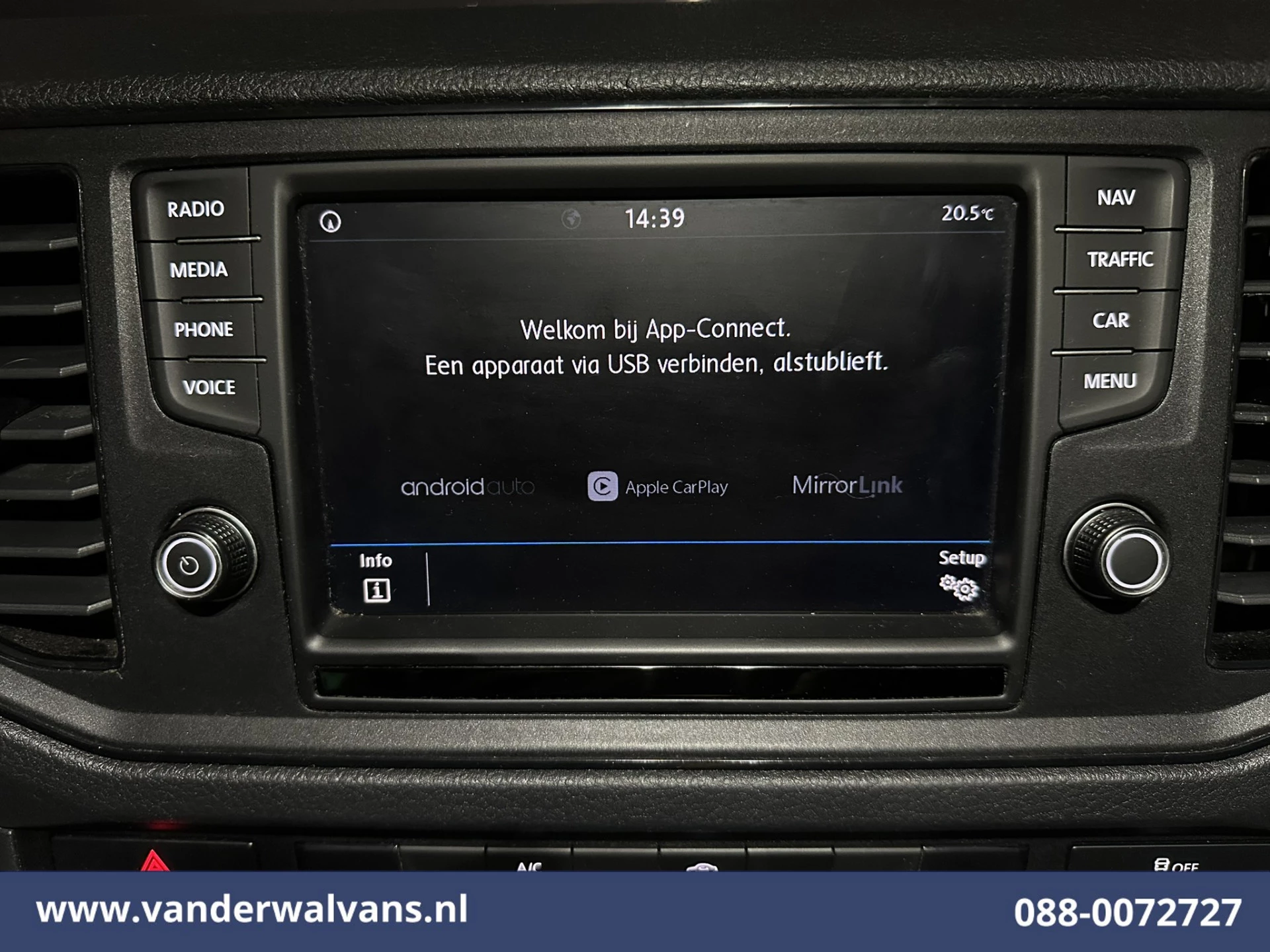 Volkswagen Crafter 2019 - 2.0 TDI 140 pk L3H3 L2H2 Euro6 Airco | Camera | Navigatie | Apple Carplay | Massagestoel image 5