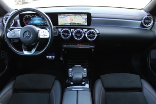 Mercedes-Benz CLA 2021 - 250e Premium Plus AMG LINE NIGHT PAKKET PANORAMDAK CARPLAY MEMORY SFEER DISTRONIC KEY-LESS GO afbeelding 2