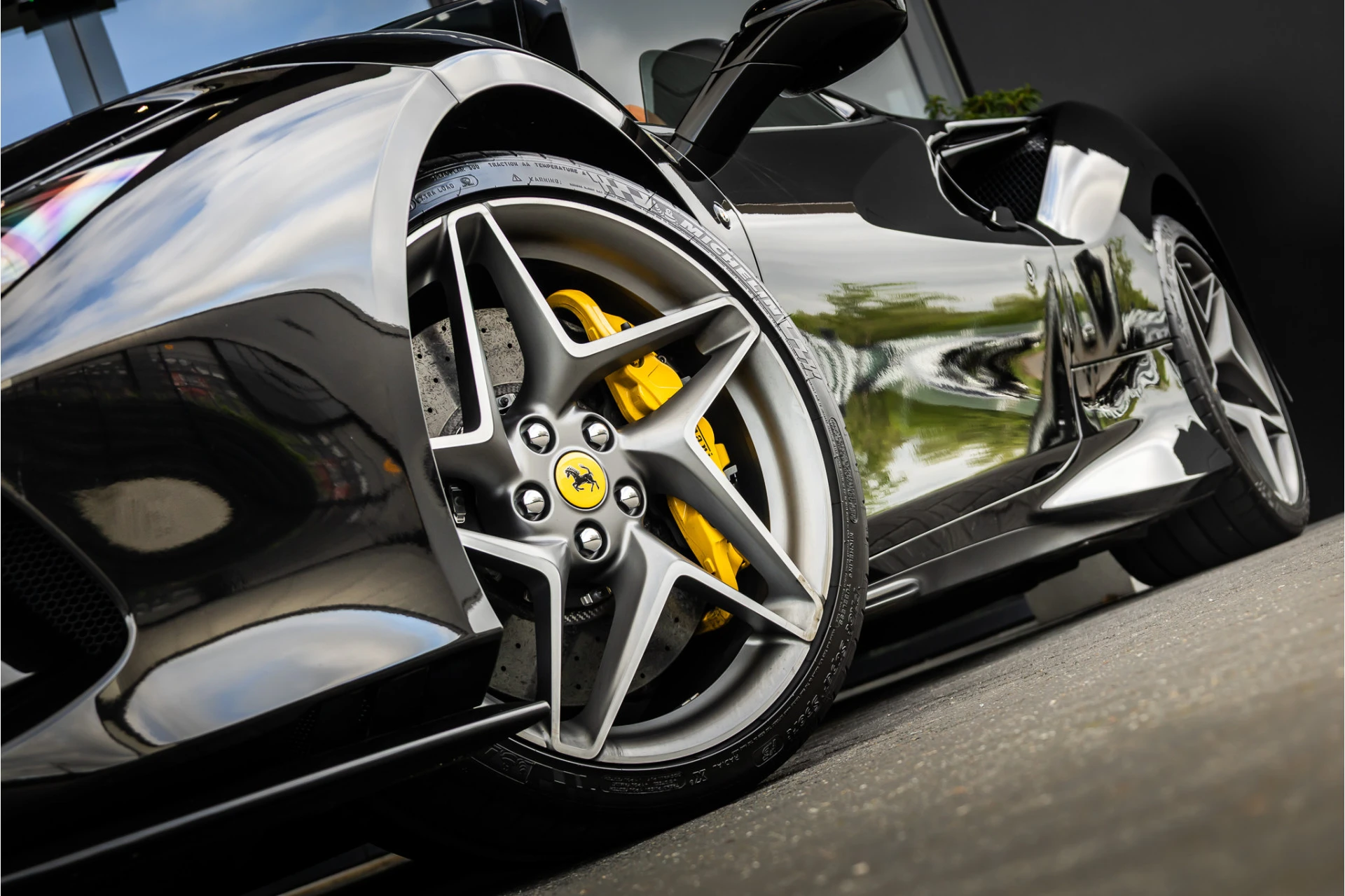 Ferrari F8 Spider 2022 - 3.9 V8 HELE obrázek 38