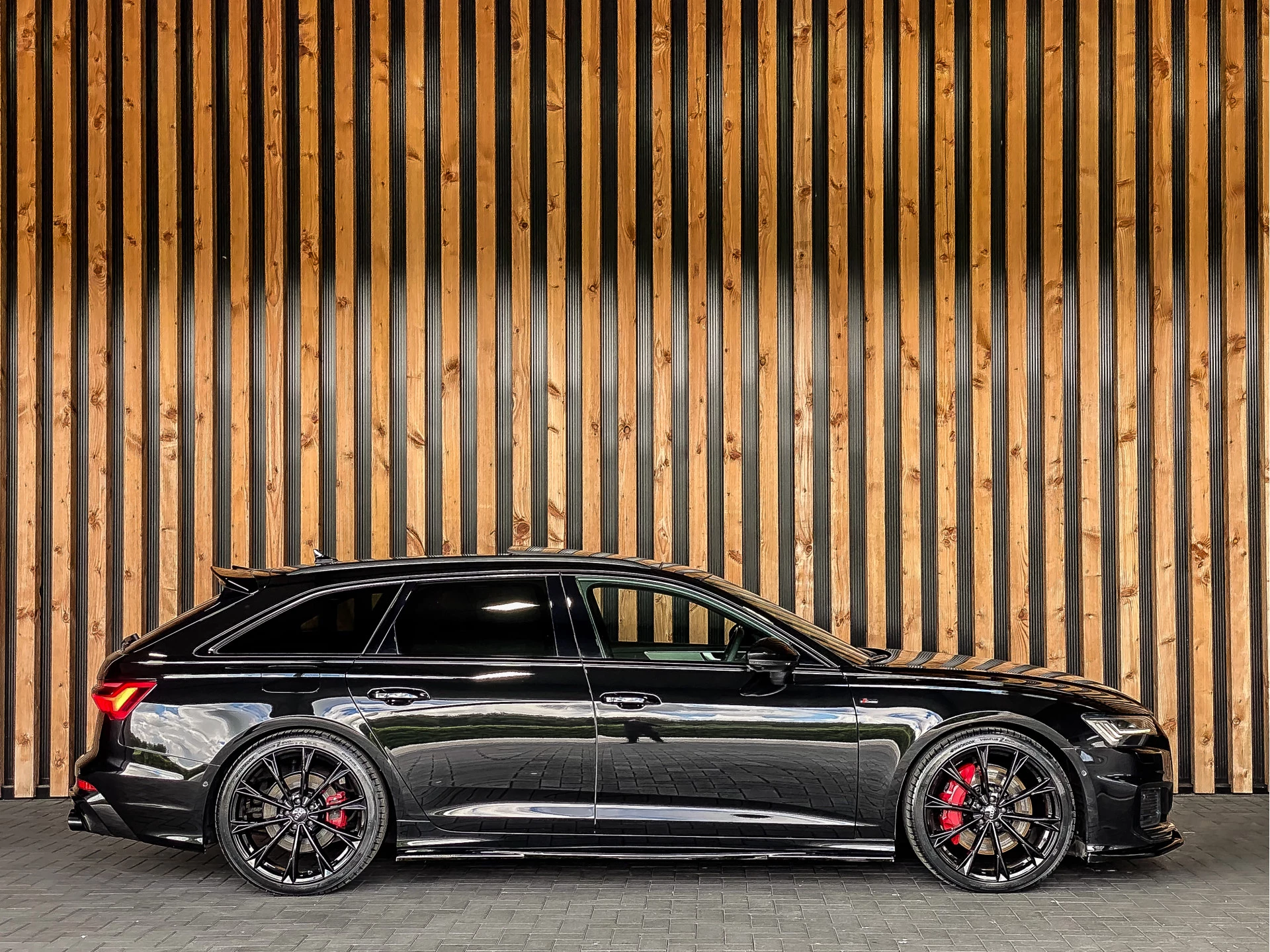 Audi A6 2021 - Avant 55 TFSIe 367PK Quattro Pro Line S Competition obrázek 4