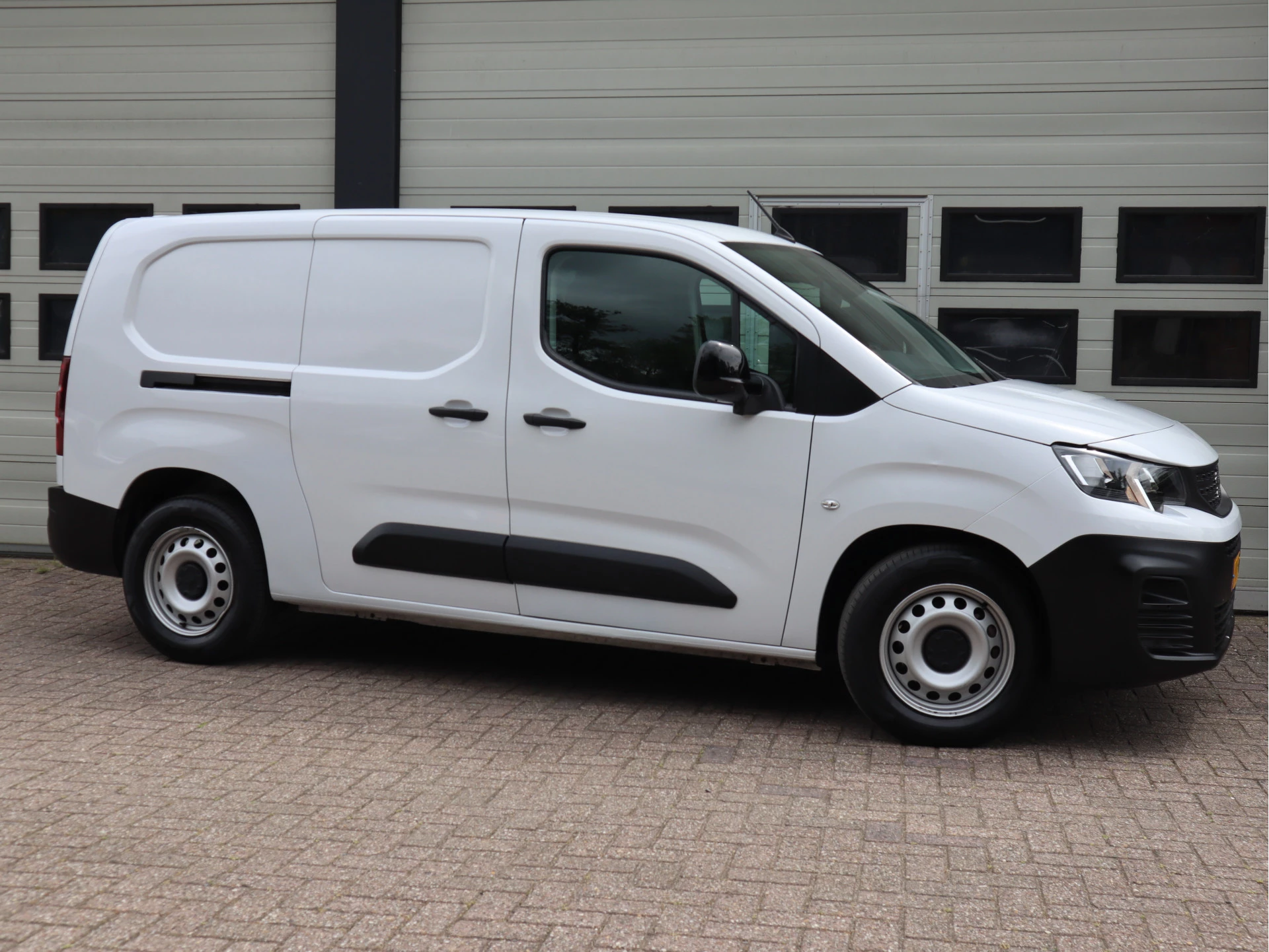 Peugeot e-Partner 2023 - 50 kWh Lang L2 - Apple Carplay - Snelladen - Camera - 1e Eigenaar obrázek 5
