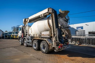 MAN TGS 2013 - 32.360 BB+LIEBHERR 8m3+TAPIS THEAMS 12m obrazek 7