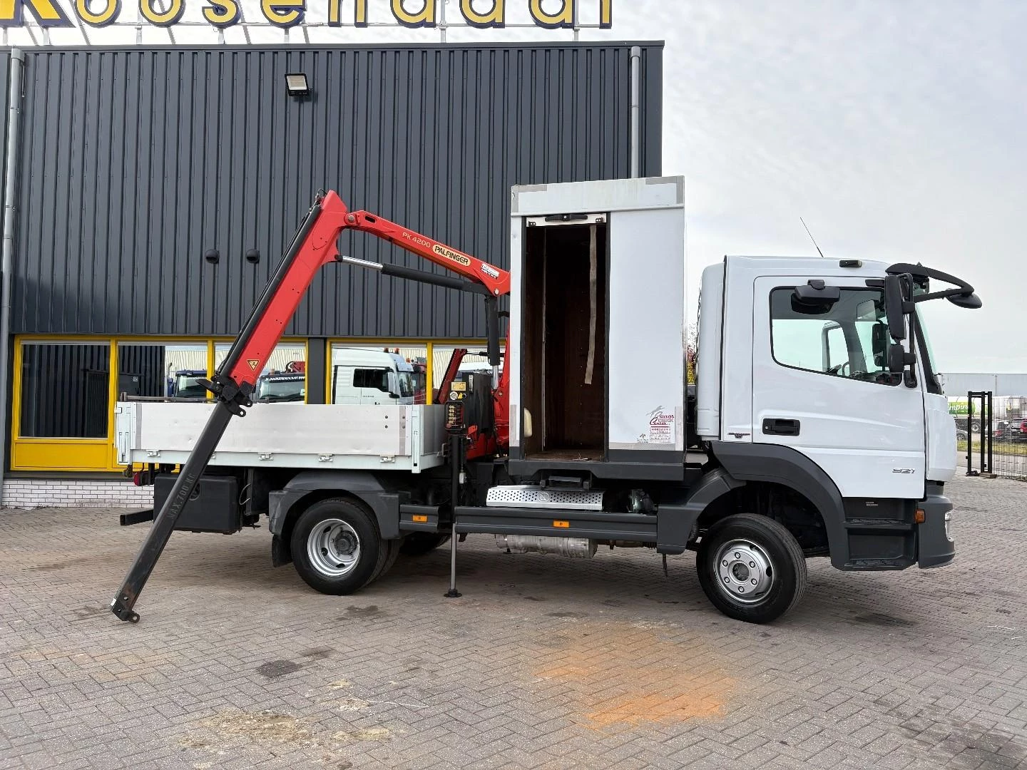 Mercedes-Benz Atego 2014 imagem 4