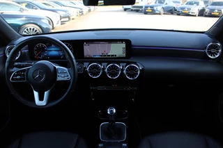 Mercedes-Benz A-Class 2022 - 180 Business Solution LEDER SFEER WIDESCREEN CARPLAY image 2