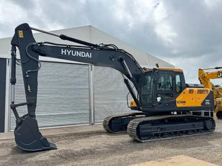 Hyundai 2026 - R215L Smart X Plus *2026 Model* - Hammer Lines obrázek 2 náhled