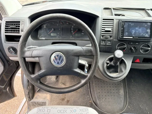Volkswagen Transporter 2003 - T5 DOUBLE CAB 5-CILINDER (6 GEARS MANUAL GEARBOX / AIRCONDITIONING / 5 SEATS / ETC. afbeelding 10