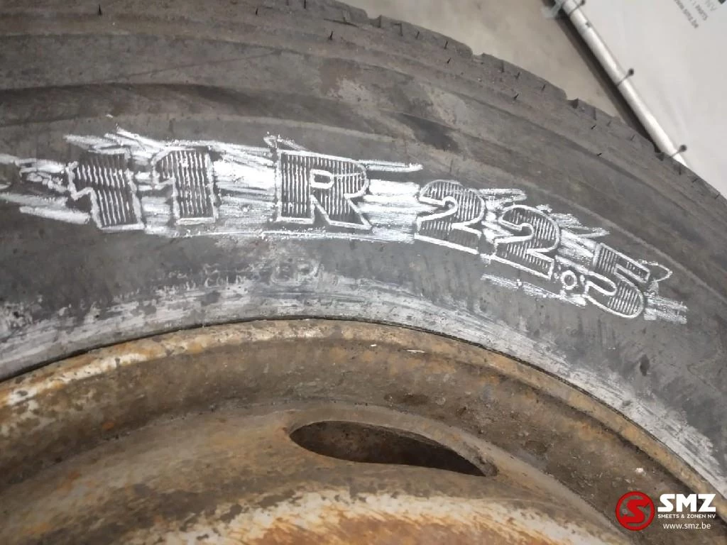 Michelin - Occ vrachtwagenband Michelin 11R22.5 image 3