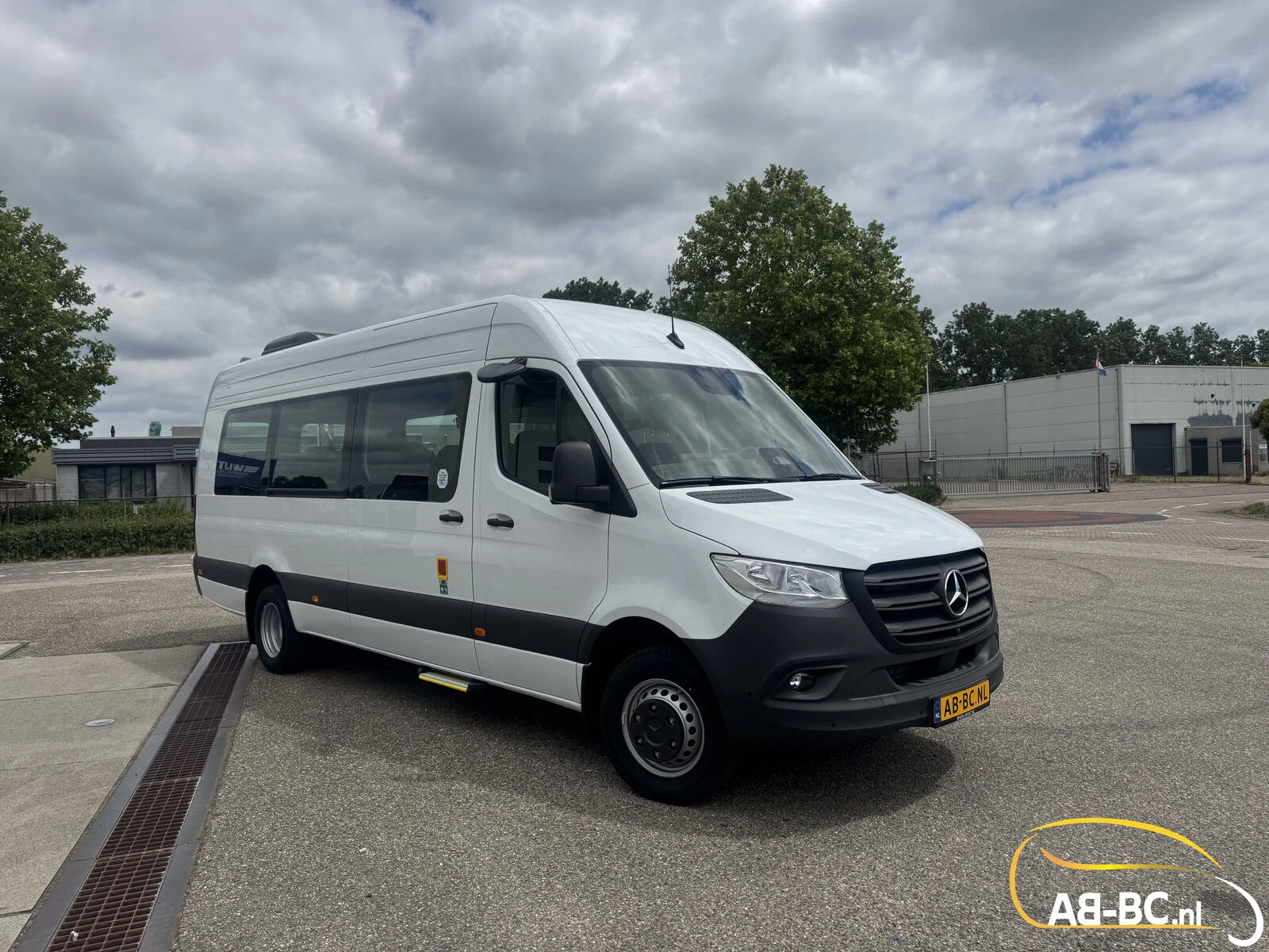 Mercedes-Benz Sprinter 2026 - Transfer 45, 23 Seats, Euro 6 image 1