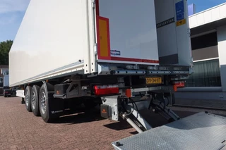 Wielton N/A 2025 - 3 Asser. Gesloten met Dhollandia klep 2500 kg Lift as. Price 44.950,-- euro netto. image 6