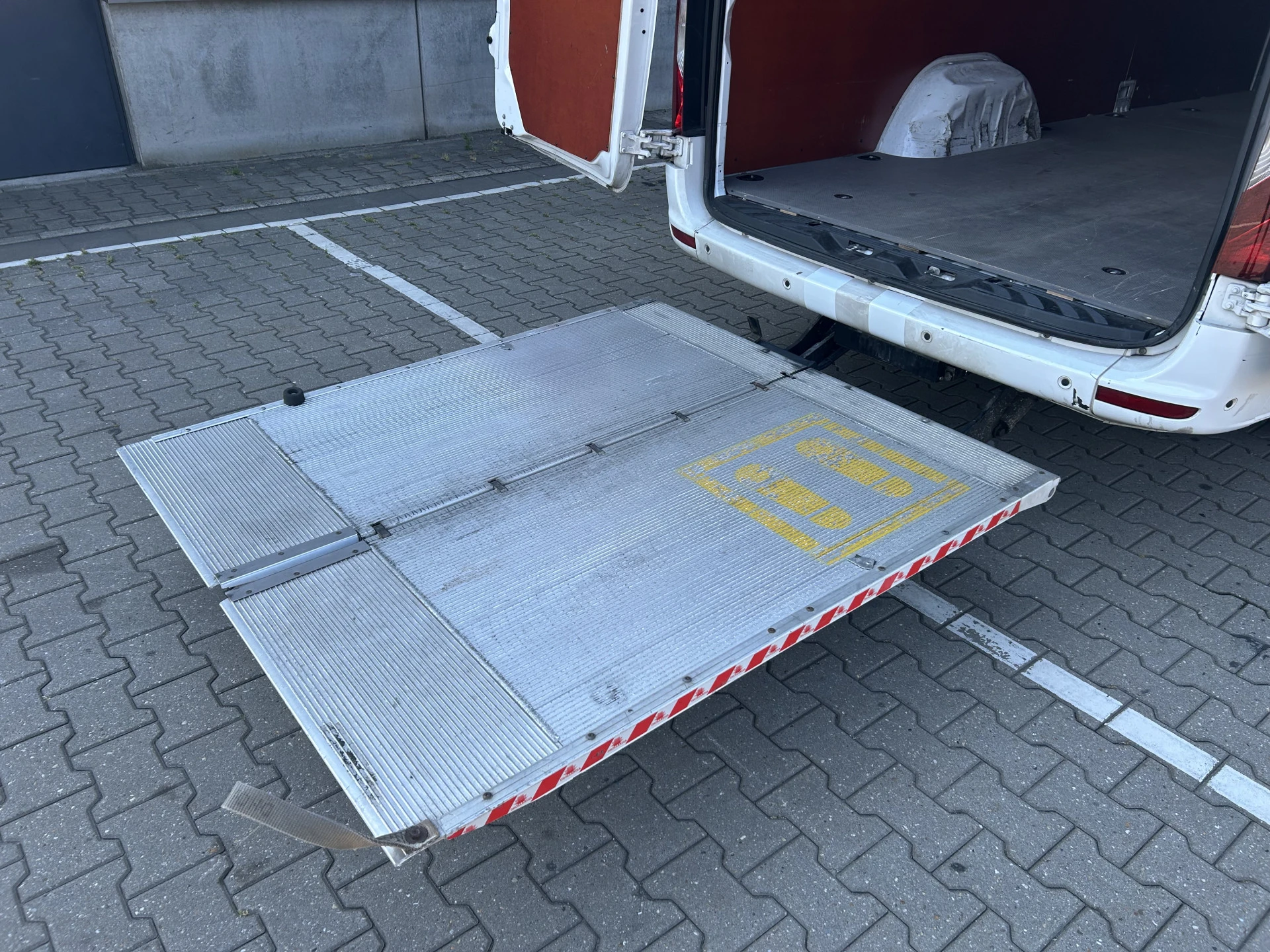 Mercedes-Benz Sprinter 2023 - 319 1.9 CDI Bild 13