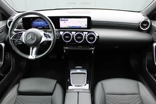 Mercedes-Benz A-Class 2023 - 250e AUT8 Luxury Line DISTRONIC <<FACELIFT>> immagine 2 miniatura