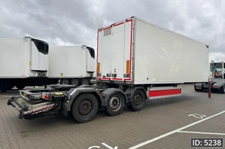 Jumbo 2010 - DO 270 / LZV Slider / Lift axle Bild 3 Miniaturansicht