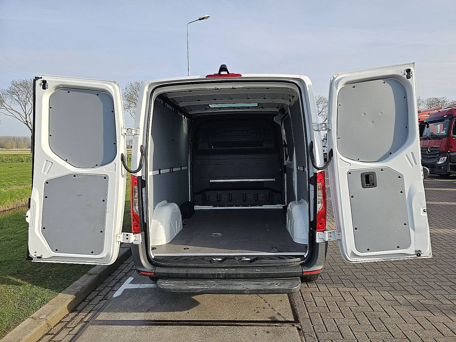 Mercedes-Benz Sprinter 2019 - 314 zdjęcie 12