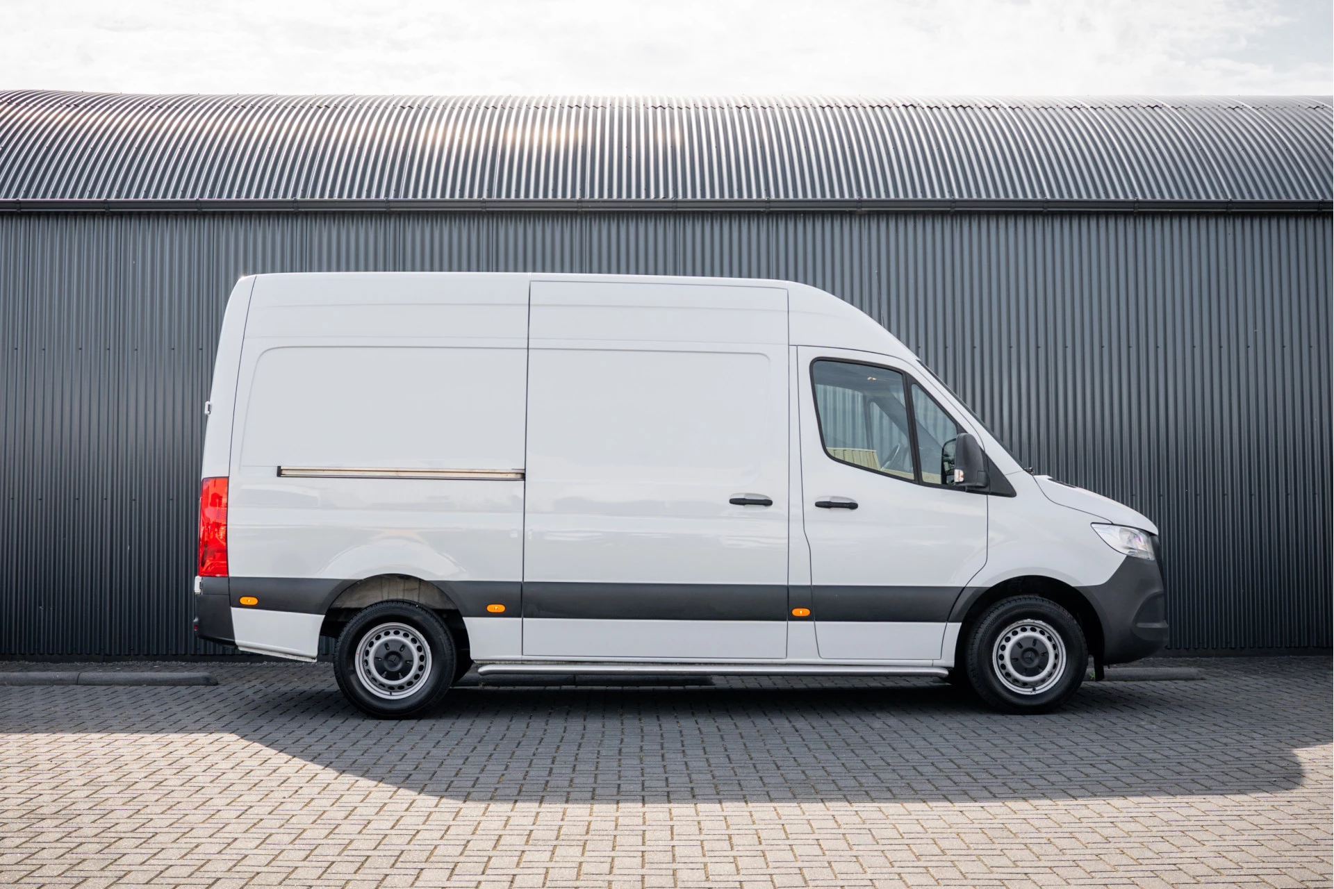 Mercedes-Benz Sprinter 2020 - 311 CDI RWD L2H2 | Volledig Ingericht | Mbux | Camera | Climatronic obrázek 6