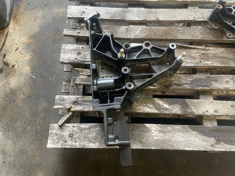 Renault - 7421116689 / 21116689 STEUN LINKS Bild 1
