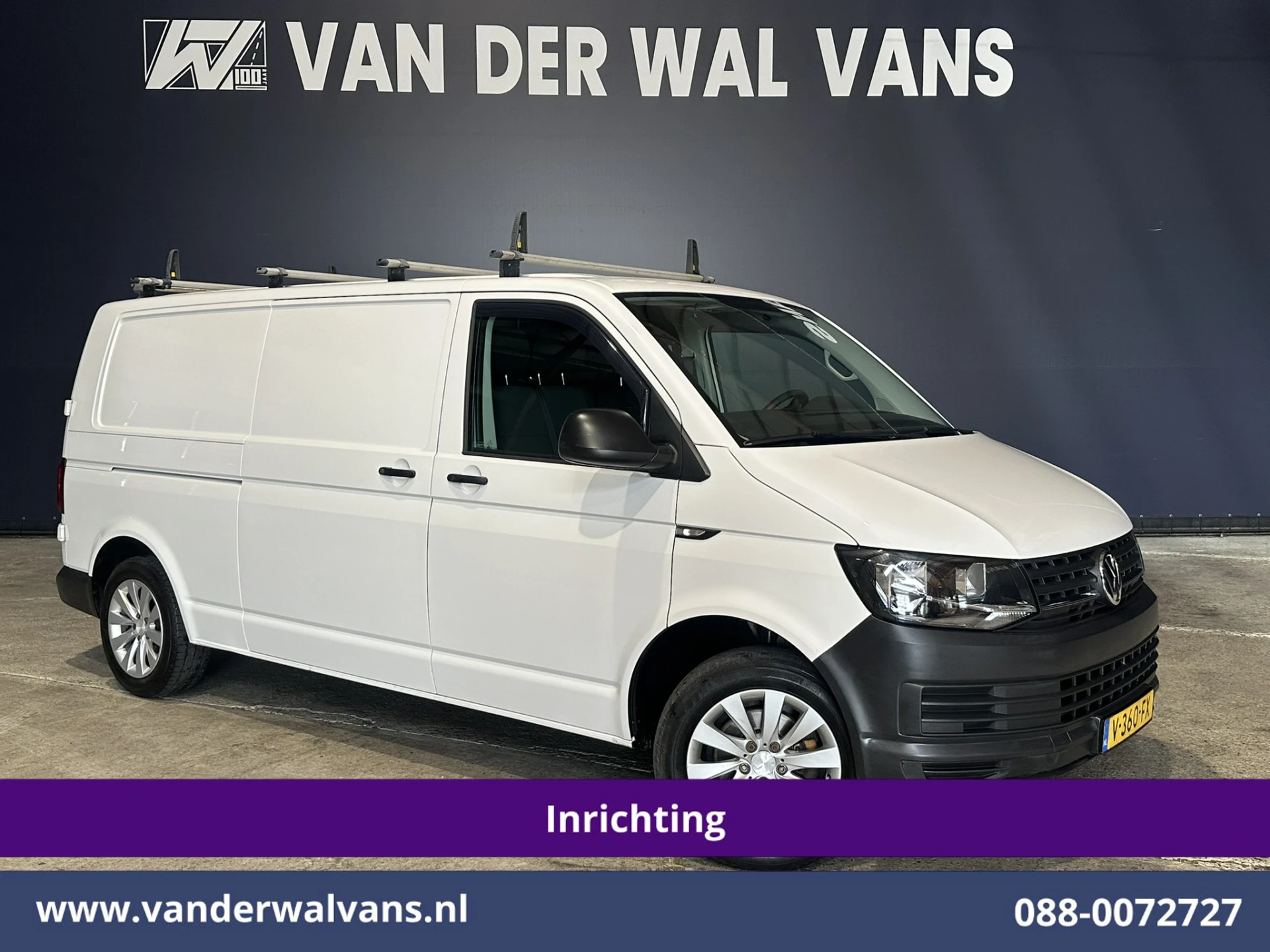 Volkswagen Transporter 2017 - 2.0 TDI L1H1 Inrichting Euro6 Airco | Navigatie | Apple Carplay | Cruisecontrol | LM Velgen afbeelding 1
