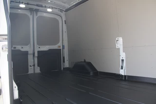 Ford E-Transit 2025 - 350 L3H2 Trend 68 kWh Vol Elektrisch - 360 Camera - Pro Power Onboard - Dodehoek Assistent - Rijklaar obrazek 6