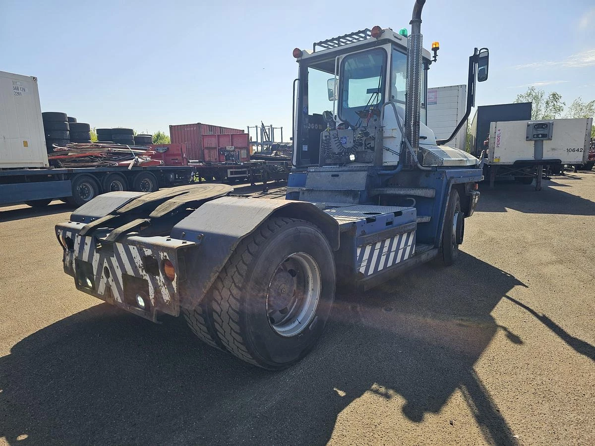 Terberg RT283 | TERMINAL TRACTOR 4X4| TURNING CHAIR. | AUTOMATIC GEAR |19208 HOURS HYDRAULIC SYSTEM. 2016 imagen 4
