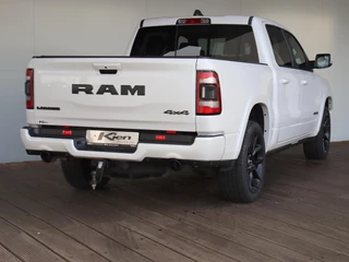 Dodge Ram 1500 2020 - 5.7 V8 4x4 Crew Cab Laramie Night zdjecie 11