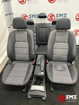 Mercedes-Benz N/A - Occ set interieur met zetels W204 Mercedes bild 2