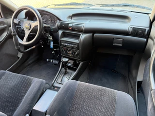 Opel Astra 1998 - 1.6i Edition bj.1998 Invalide aanp|Apk 6-2027. afbeelding 8