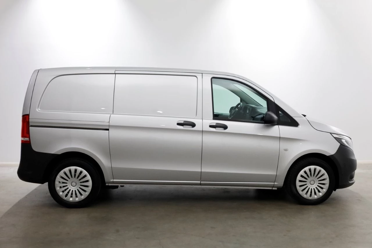 Mercedes-Benz Vito 2022 - 114 CDI 136pk Compact 9G Automaat 2x Schuifdeur/LED/Camera/Inrichting 09-2022 image 7