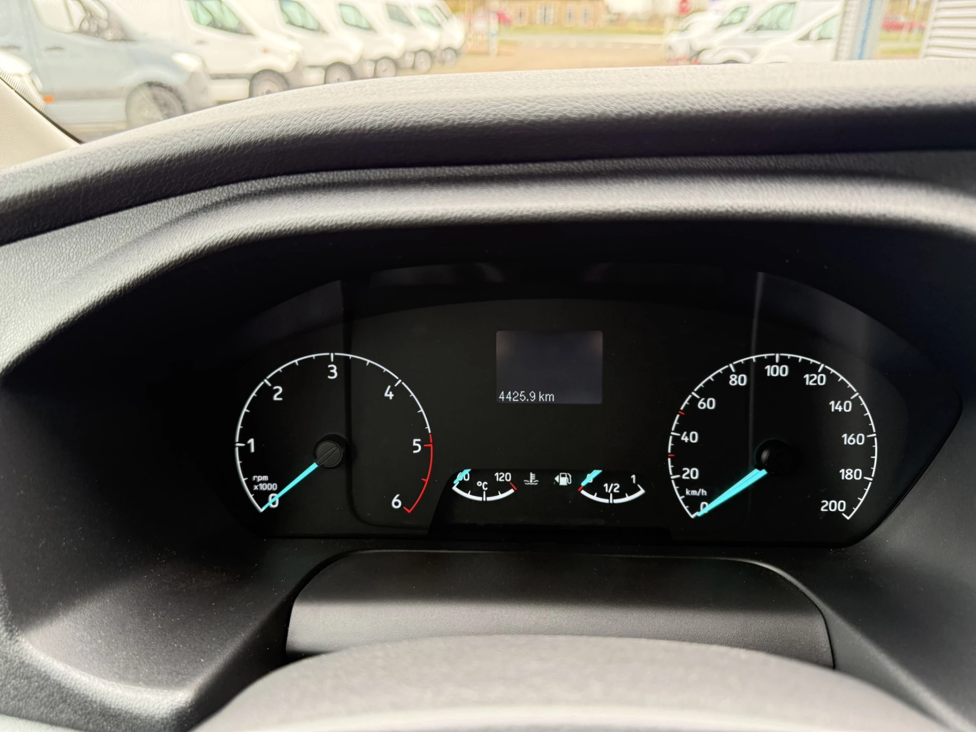 Ford Transit 2022 - 350 2.0 TDCI L4 Open laadbak obrázek 10