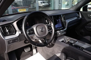 Volvo XC60 2022 - 2.0 B4 Aut. R-DESIGN / Panorama dak / Volleder immagine 8