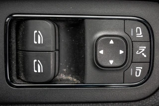 Mercedes-Benz Sprinter 2023 - 315 CDI RWD L3H2 | ZGAN | Automaat | 1e Eigenaar | Camera | Carplay | Cruise | Mbux | Climatronic image 25