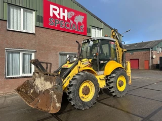 New Holland N/A 2011 - LB115B, CE, 240 MM MULTI PURPOSE LOADER BUCKET, 800 MM BACHOE DIGGING BUCKET, FLIP OVER FORKS, AIR CONDITIONER immagine 3