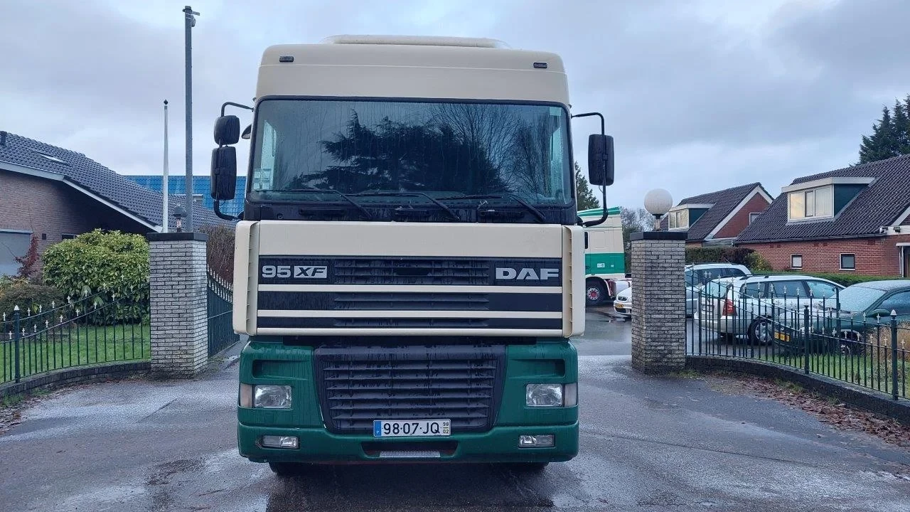 DAF XF 95.430 1998 - 4x2 EURO 2 Manual Gearbox imagem 5