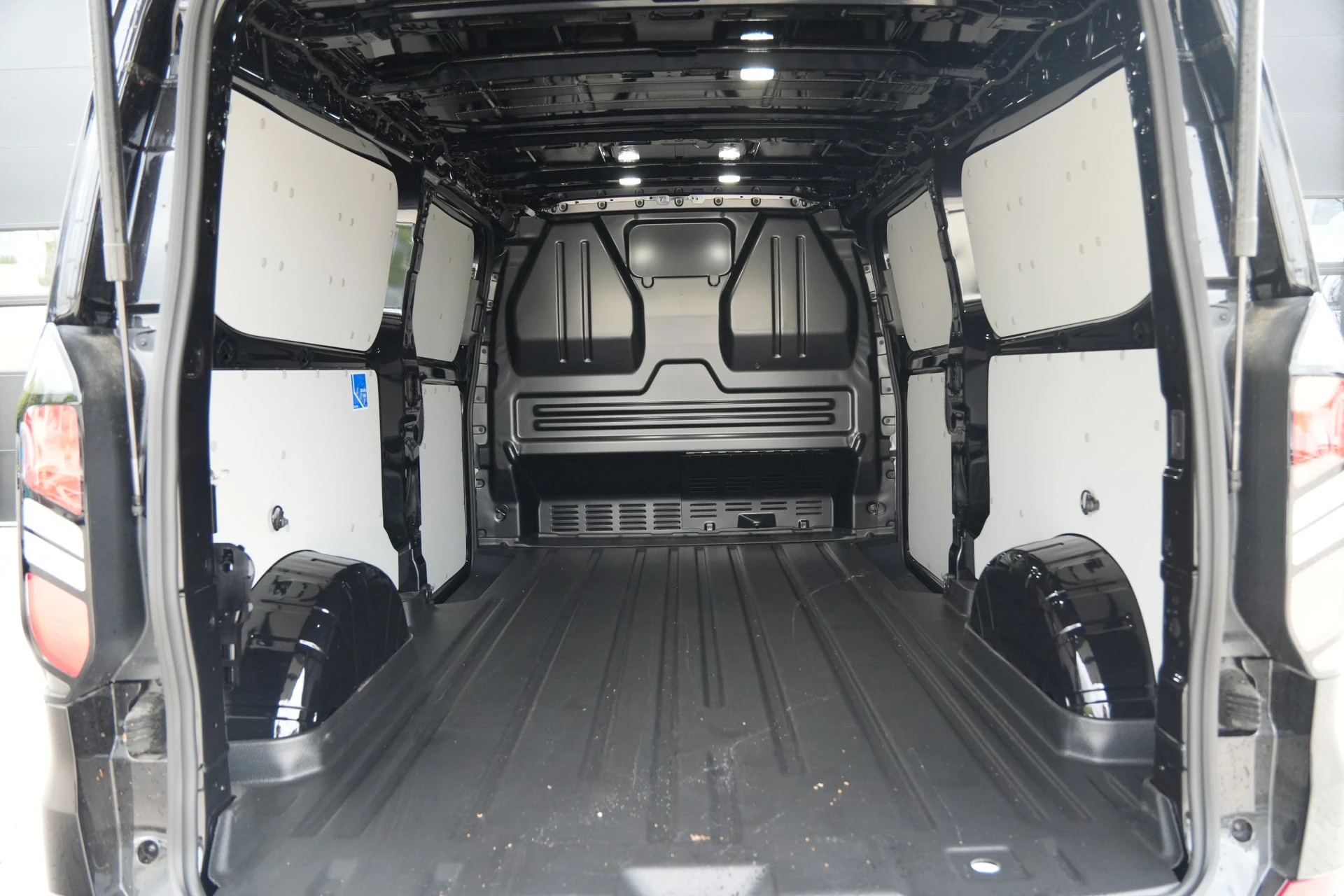 Ford Transit Custom 2025 - 320 2.0 TDCI L2H1 Trend 136pk - INCLUSIEF BPM - 2x Schuif - Achterklep - LED - Carplay - Stoelverwarming - Rijklaar imagen 11