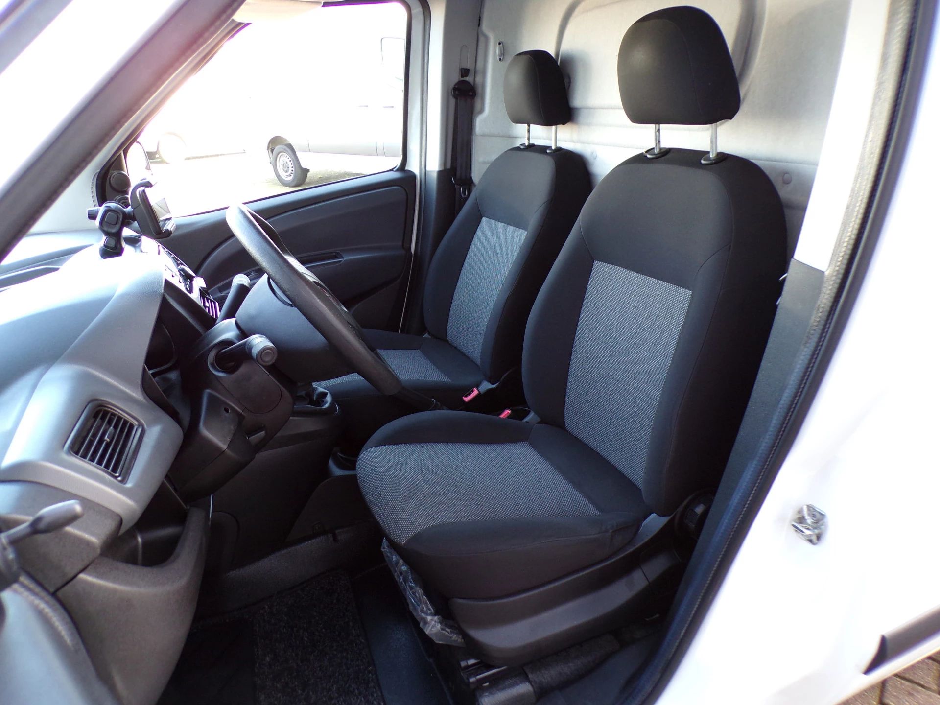 Fiat Doblò 2015 - Cargo 1.6 MJ L2H2 Maxi Airco Bild 5