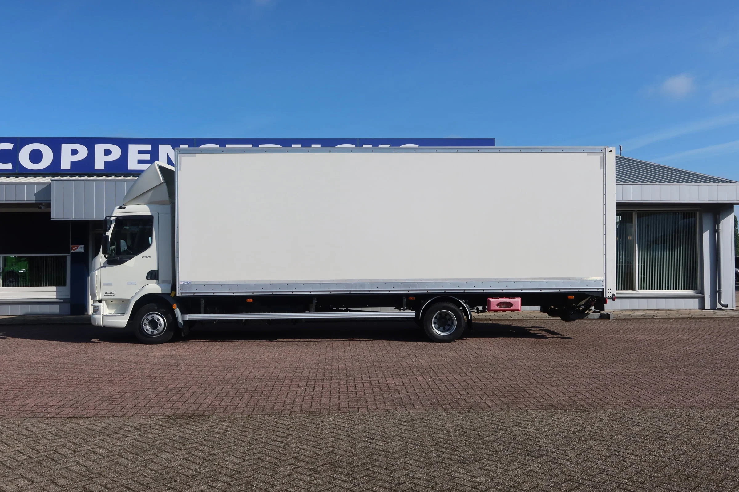 DAF LF 250 2016 - LF250 FA Schuifzeil +Dhollandia 1500 kg afbeelding 15