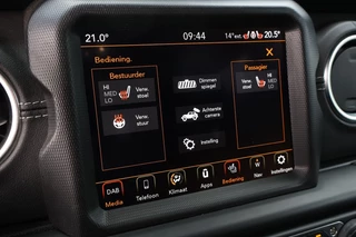 Jeep Wrangler 2022 - 4XE 380 Plug In Hybrid SAHARA / GOBI / 20 inch Bawarrion zdjecie 22