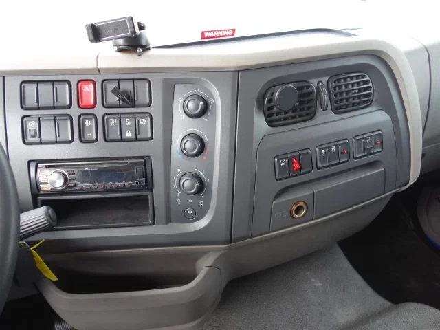 DAF LF 210 2015 - oprijlaadbak,airco afbeelding 6