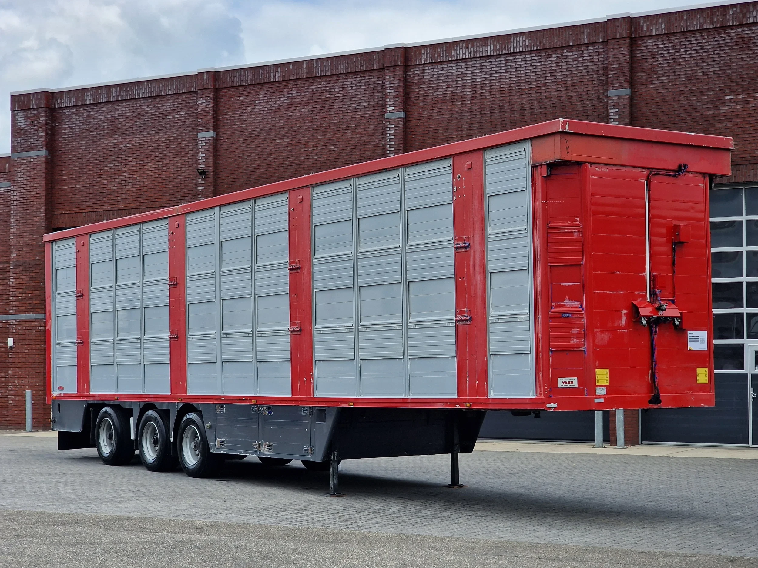 Finkl 2006 - 3 deck - lift- water - vans - steering axle afbeelding 5