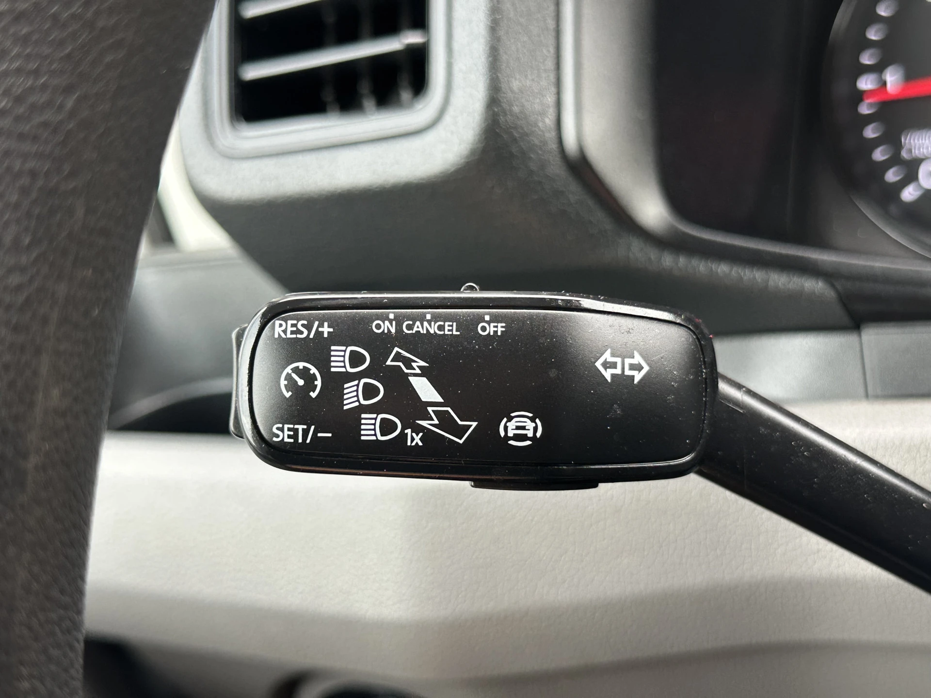 Volkswagen Crafter 2022 - 2.0 TDI / L3H3 / 1e EIG. / IMPERIAAL + LADDER / TREKHAAK / AIRCO / CRUISE / BIJRIJDERSBANK afbeelding 13