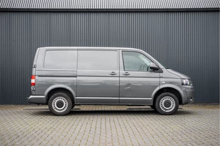 Volkswagen Transporter 2010 - T5 2.0 TDI L1H1 | 140 PK | Airco | Trekhaak bild 6