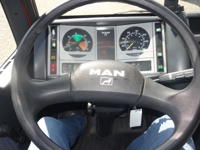 MAN LE 2002 - 220C GODIVA POMP 2000 LITER TANK,MANUAL GEARBOX obrázek 20