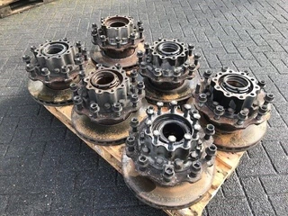 MAN N/A - 81.35003-7631 WHEEL HUB ZF AV-132/90GR 44723532 MAN BUS image 3